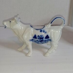Delft Holland Cow Creamer Blue and White Classic